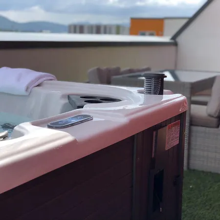 דירה Penthouse Retreat *