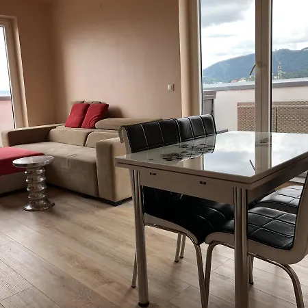 דירה Penthouse Retreat *
